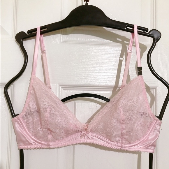 π₯ON SALEπ₯2/$33π₯ π Victoria Secret Unlined Plunge Bra - Picture 1 of 8